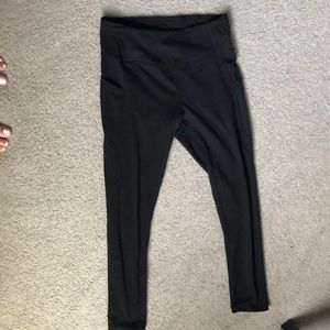 Danskin black cropped leggings with pockets - med